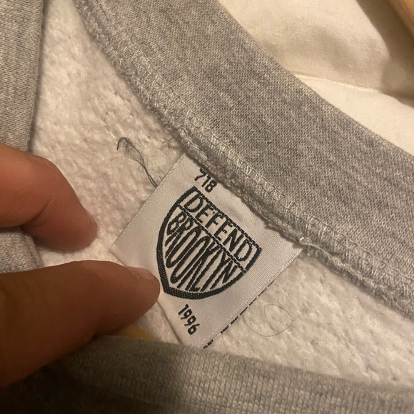 1996 defend Brooklyn 30 acres and a mule hoodie - Picture 3 of 5